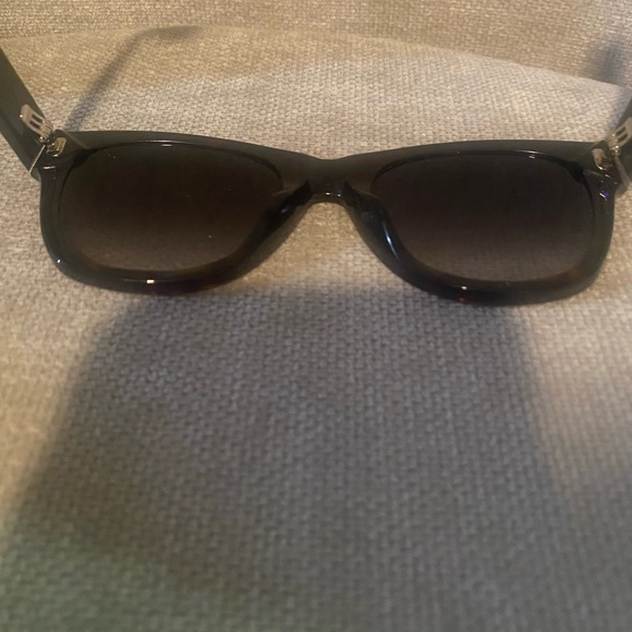 Givenchy Sunglasses  GV 7010/S 08690 🔥🔥🔥🔥🔥 - Picture 3 of 12